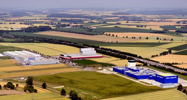 In the Hohenlohe Business Park Ziehl-Abegg is constructing a new building for energy-efficient electric drives and fans. The manufacture of these products will be relocated from the existing site in Künzelsau (Würzburger Straße) to the new site and production expanded.